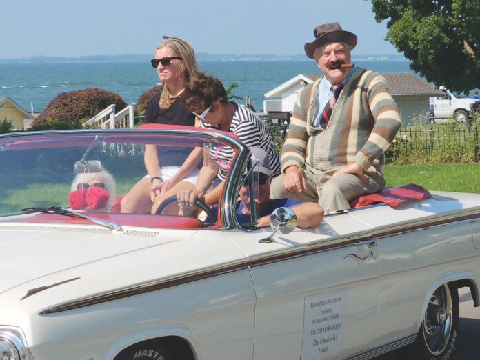 Mark Schodowski as Chuck Schodowski
